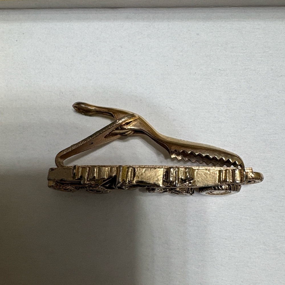 Vintage Adams Gold Tone Farm Tie Clip - Picture 3 of 4